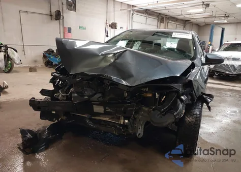 2016 Toyota Corolla Le z USA, uszkodzony, nr VIN 5YFBURHE7GP480605